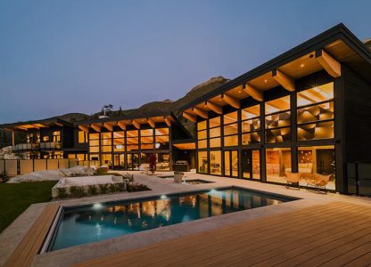 Wedge Mountain Lodge with outdoor Pool